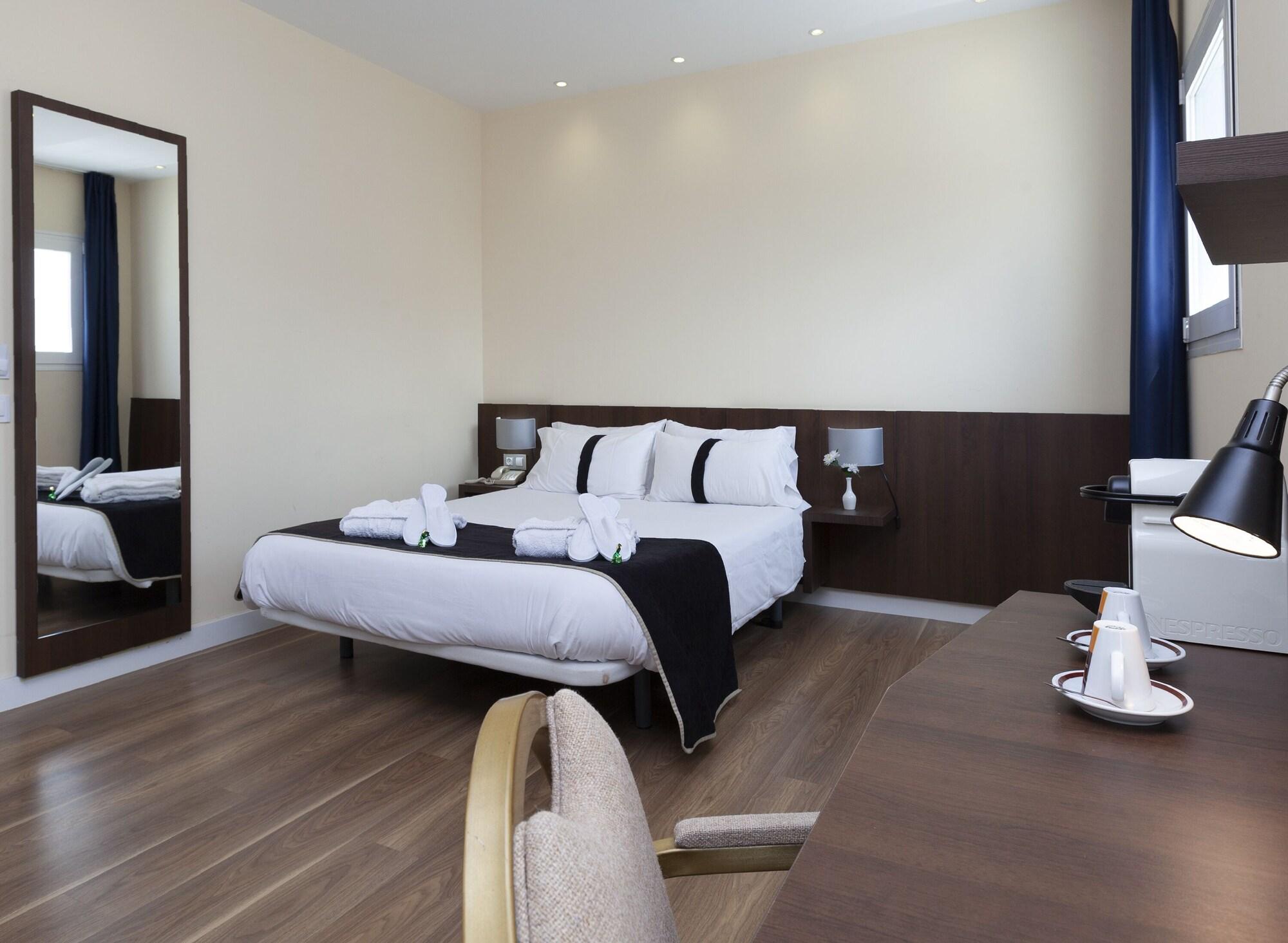 Hotel Olympia Universidades Valencia Eksteriør billede